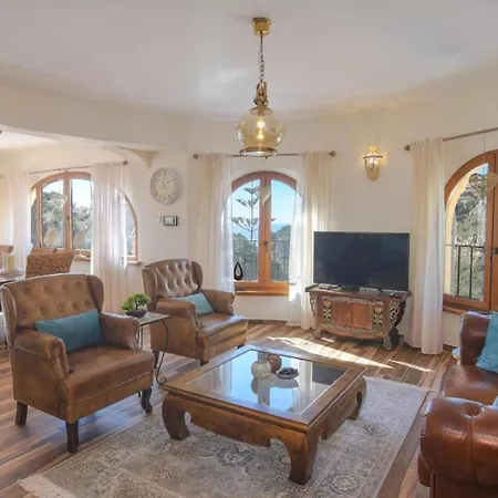 Encinas Willa Cumbre del Sol